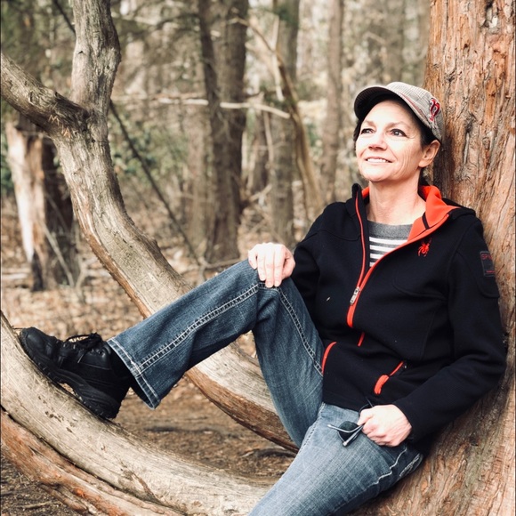 Meet your Posher, Marion - Picture 1 of 2